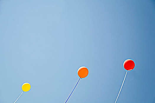 三个,气球,漂浮,蓝天
