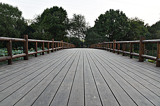 木板桥