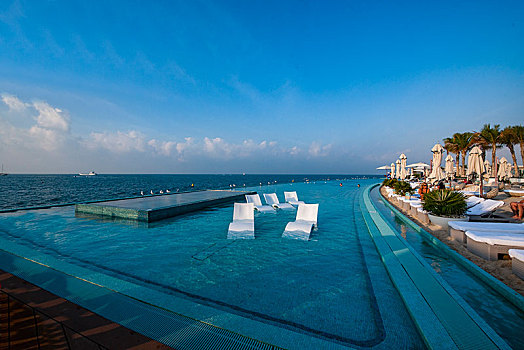 阿联酋迪拜朱美拉海滩阿拉伯塔,帆船,酒店海滩游泳池