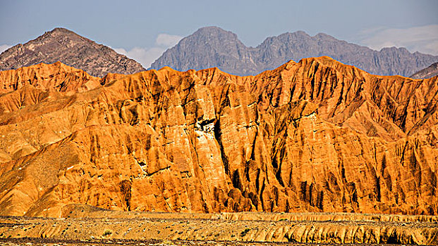 新疆吐鲁番火龙谷