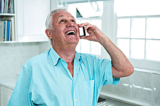 高兴,老人,交谈,打电话,手机,在家