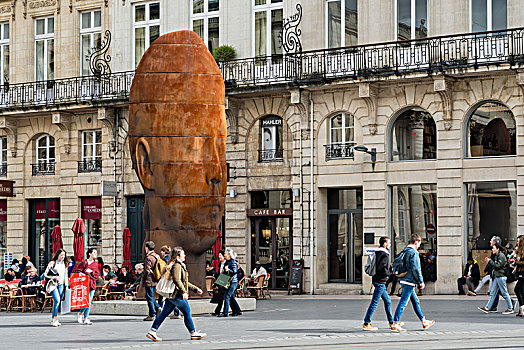 法国波尔多街头现代雕塑