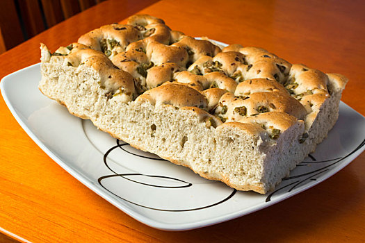 意式香饼,橄榄,面包