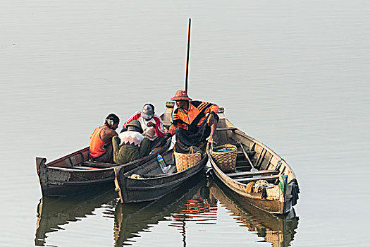 渔民,船,早晨,亮光,湖,阿马拉布拉,曼德勒省,缅甸,亚洲