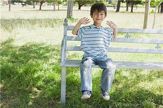 高兴,男孩,坐,长椅,公园