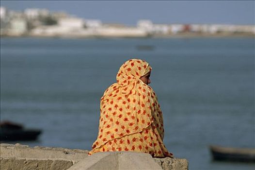摩洛哥,大西洋海岸,女人,坐,海边