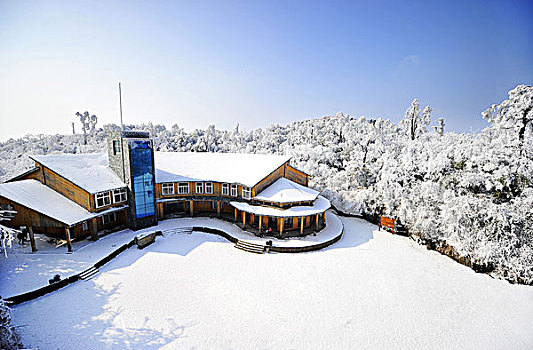 天门山雪景