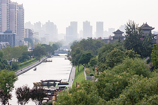 西安古城墙护城河