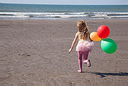 女孩,海滩,穿,芭蕾舞短裙,拿着,气球,威尔士,英国