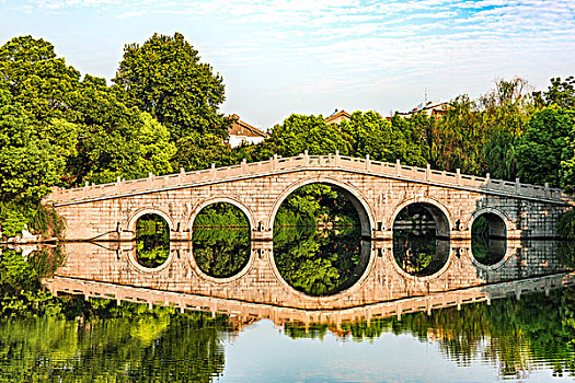 南京白鹭洲公园印月桥
