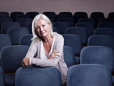女人,65-75岁,坐,小,音乐厅,因斯布鲁克,提洛尔