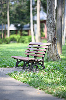 公园休息长椅子