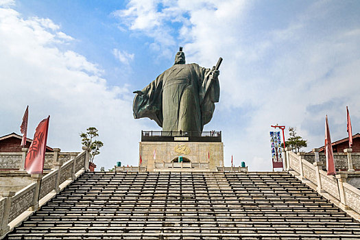 中国河南省永城市大汉雄风景区汉高祖刘邦塑像