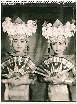 印度尼西亚,巴厘岛,两个,黎弓舞,舞者,满,服饰,拿着,扇子