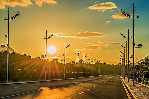 路面,道路,公路,景色,路,水泥路,柏油路,树,黄昏,夕阳,风光,风景