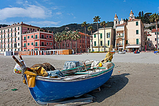 捕鱼,船,海滩,后面,教堂,港口,城镇,利古里亚,海岸,里维埃拉,意大利,欧洲