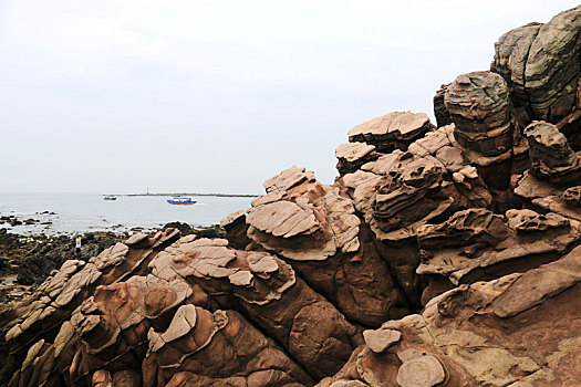 海边风化的岩石