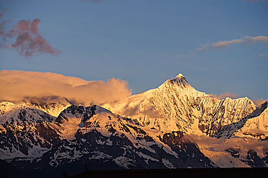 云南梅里雪山