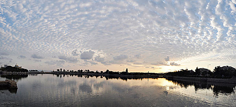 山东威海,海上公园清晨景色美如画