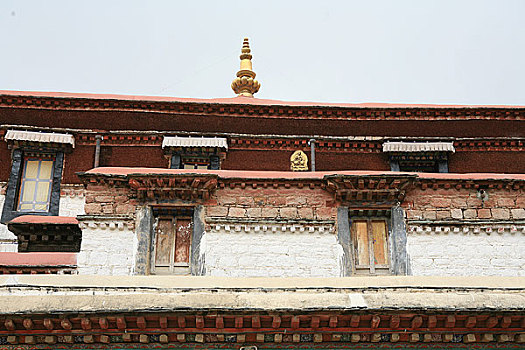 西藏哲蚌寺内的建筑群