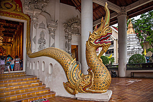 泰国清迈古城契迪龙寺,wat,chedi,luang,主佛殿