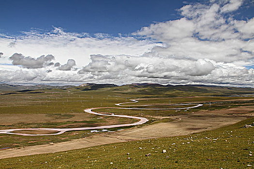 青藏高原山谷河流