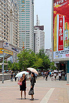 两个,女人,伞,忙碌,行人,现代,城市,中心,昆明,云南,共和国,亚洲