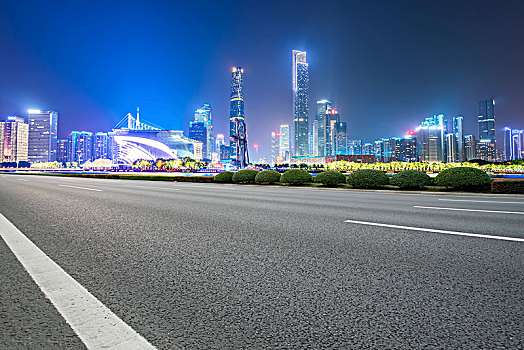 沥青路面和广州城市建筑天际线
