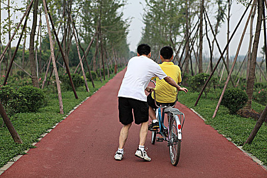綠道親子騎游