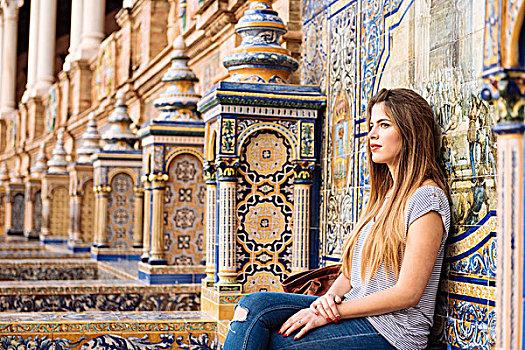 年轻,女人,头像,坐,放松,西班牙广场,塞维利亚,安达卢西亚,西班牙