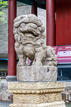 山西省太原市晋祠博物馆内的石狮子雕塑