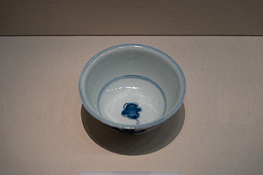 四川绵阳三台县博物馆藏文物明代正德款青花朵云纹瓷碗