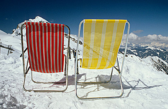 折叠椅,雪中