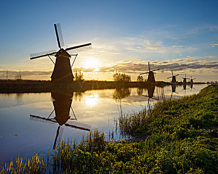 风车,日出,小孩堤防风车村,荷兰南部,荷兰