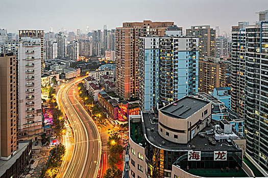 中国,上海,红绿灯,模糊,公路,过去,公寓,塔,黄浦江,靠近,桥,黄昏,秋天,晚间