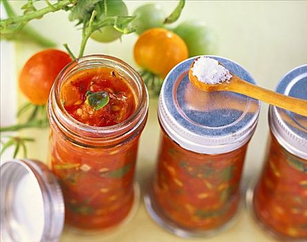 西红柿,草药调味汁,旋盖罐