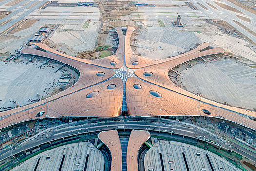世界最大空港,北京大兴国际机场,凤凰展翅,精彩亮相,9月30日前正式通航