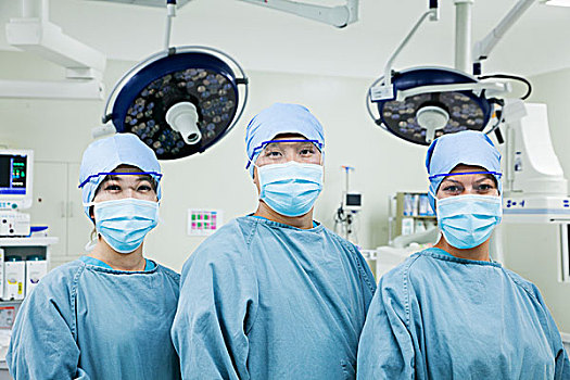 头像,三个,外科,排列,戴着,手术口罩,手术室,看镜头