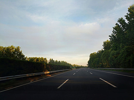 道路美景,清晨高速路