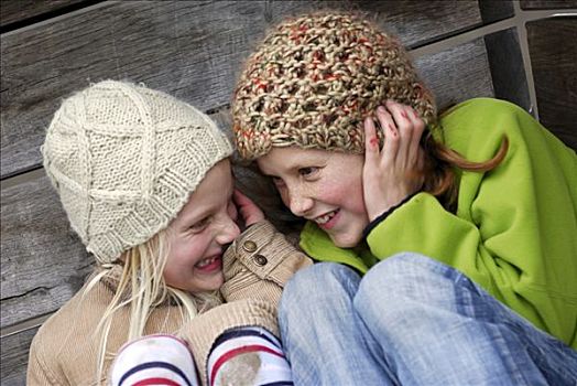 两个女孩,朋友,笑,悄悄话,巴登符腾堡,德国