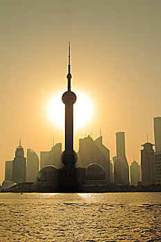 上海东方明珠塔,外滩,陆家嘴早晨