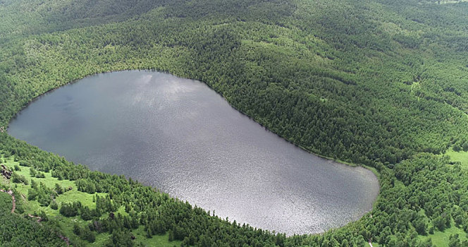 内蒙古阿尔山,航拍驼峰岭天池