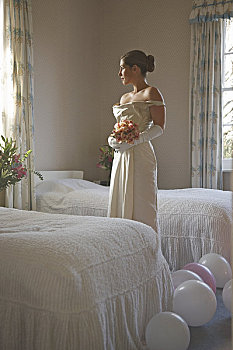 新娘,白人,婚纱,拿着,花束,站立,卧室