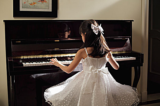 后面,风景,年轻,女孩,玩,钢琴,白色,服装