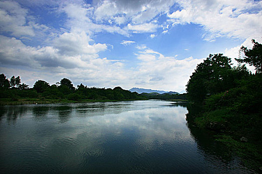 河流