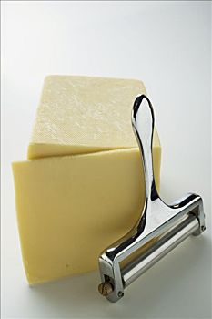 半硬质乳酪,切片,切削