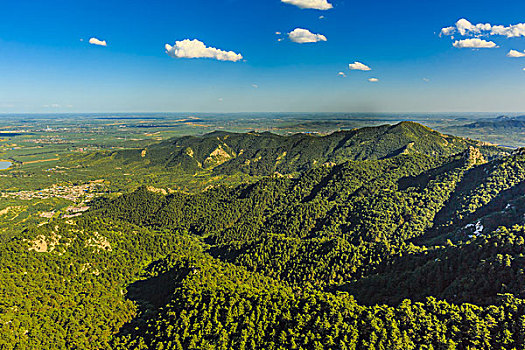 辽宁锦州市医巫闾山山脉山脊