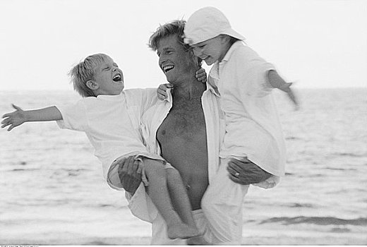 父亲,儿子,女儿,海滩