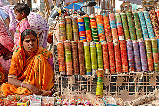 种类,彩色,玻璃,环饰,售出,马哈拉施特拉邦,印度,一月,2007年