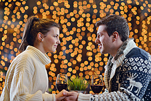 浪漫,晚间,约会,餐馆,高兴,年轻,情侣,葡萄酒,玻璃杯,茶,蛋糕